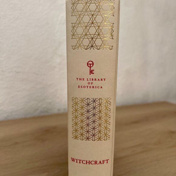Witchcraft. The Library of Esoterica by Jessica Hundley HARDCOVER - Picture 2 of 16